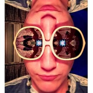 Meet your Posher, Adams